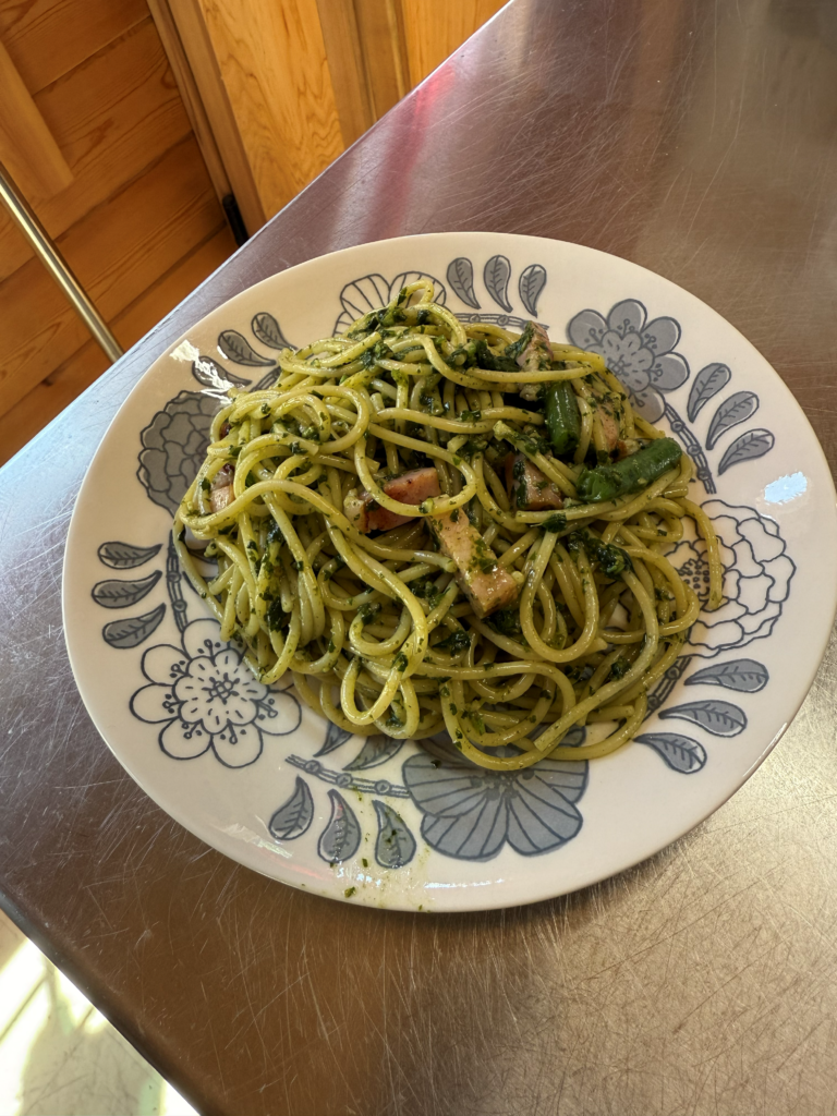 カフェ焚き火のランチ。自家製パスタ